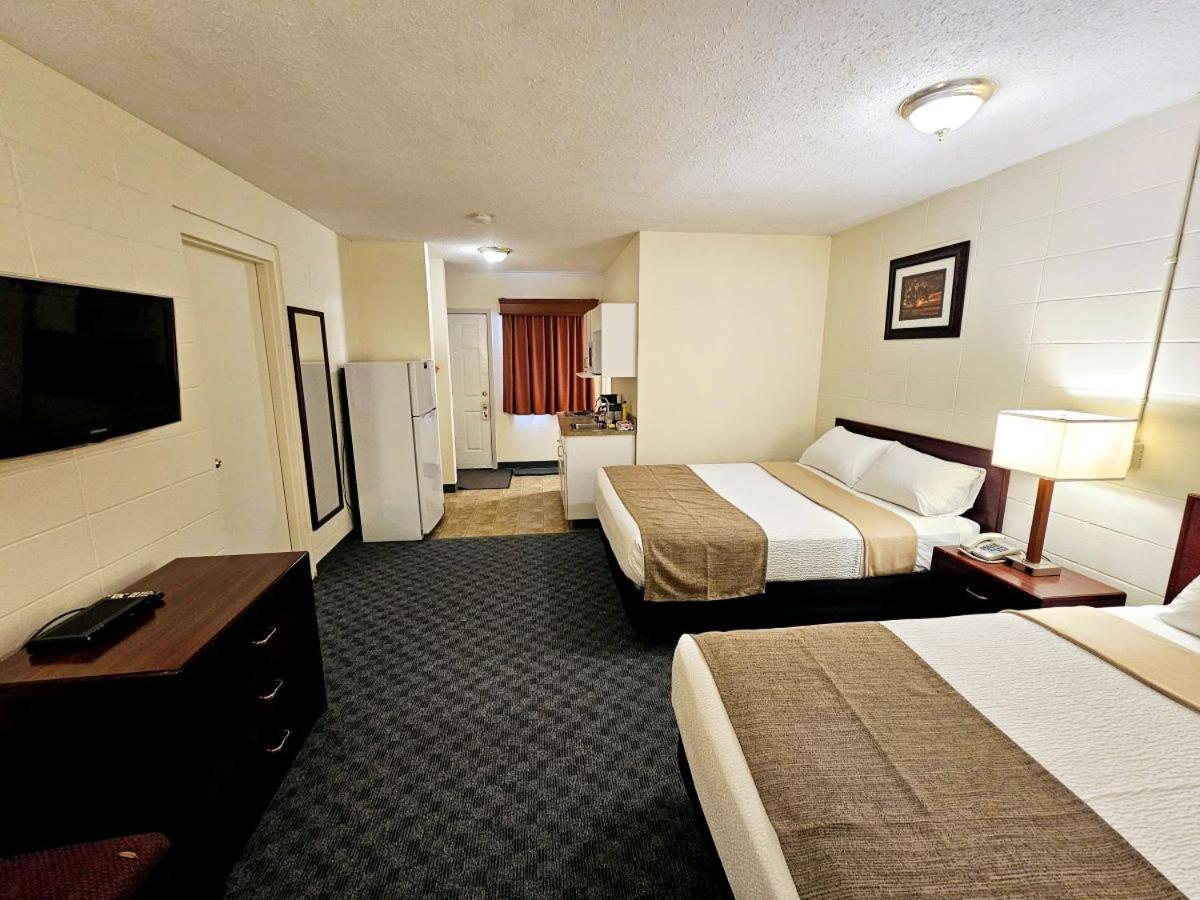 Canadian Motor Inn Grande Prairie Buitenkant foto