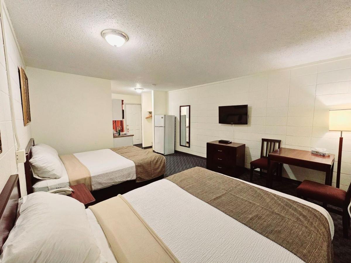Canadian Motor Inn Grande Prairie Buitenkant foto