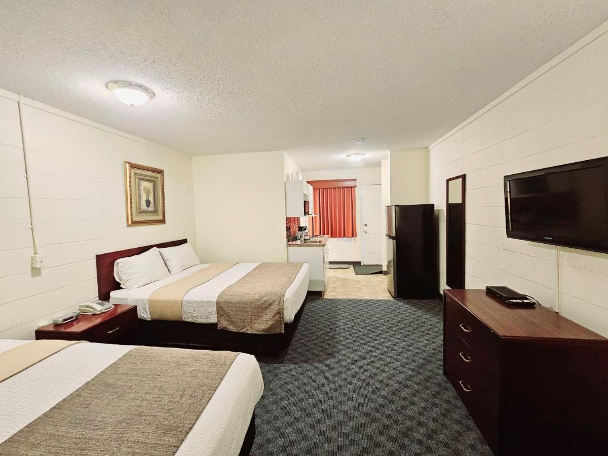 Canadian Motor Inn Grande Prairie Buitenkant foto