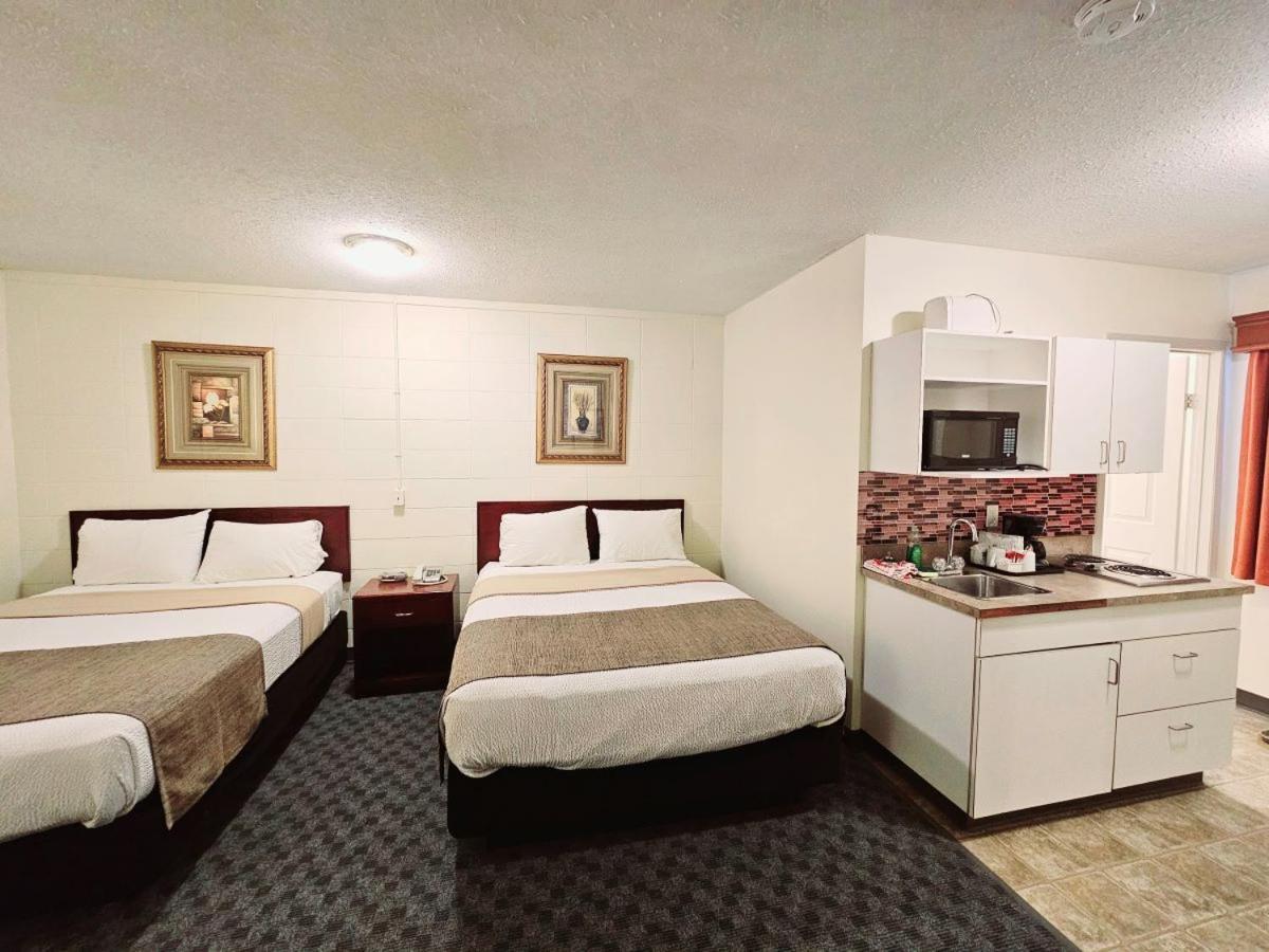 Canadian Motor Inn Grande Prairie Buitenkant foto